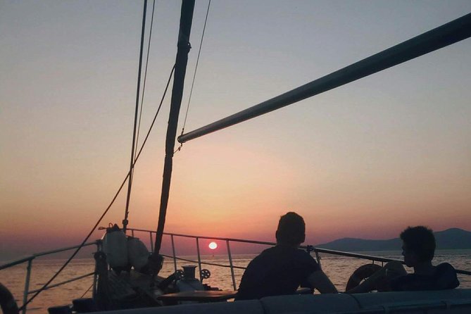 Sunset South Coast Sail Cruise with lunch,drinks, optional transfer - Is $120.68 good value?