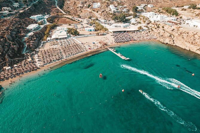 Super Paradise Beach Mykonos Seaside Sunbed (3rd & 4th row) - The beach atmosphere: party reputation with a calmer side