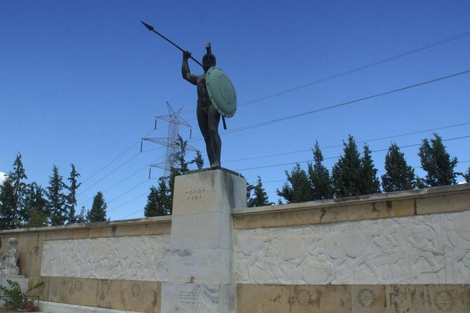 Thermopylae and Delphi Private Full-Day Tour from Athens - Delphi lunch with a view of the valley