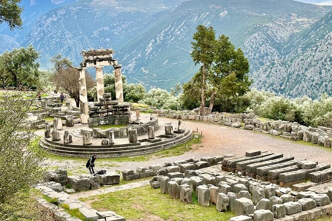 Thermopylae The battle of the 300 Spartans & Delphi Day Tour - The Thermopylae Museum in 30 minutes