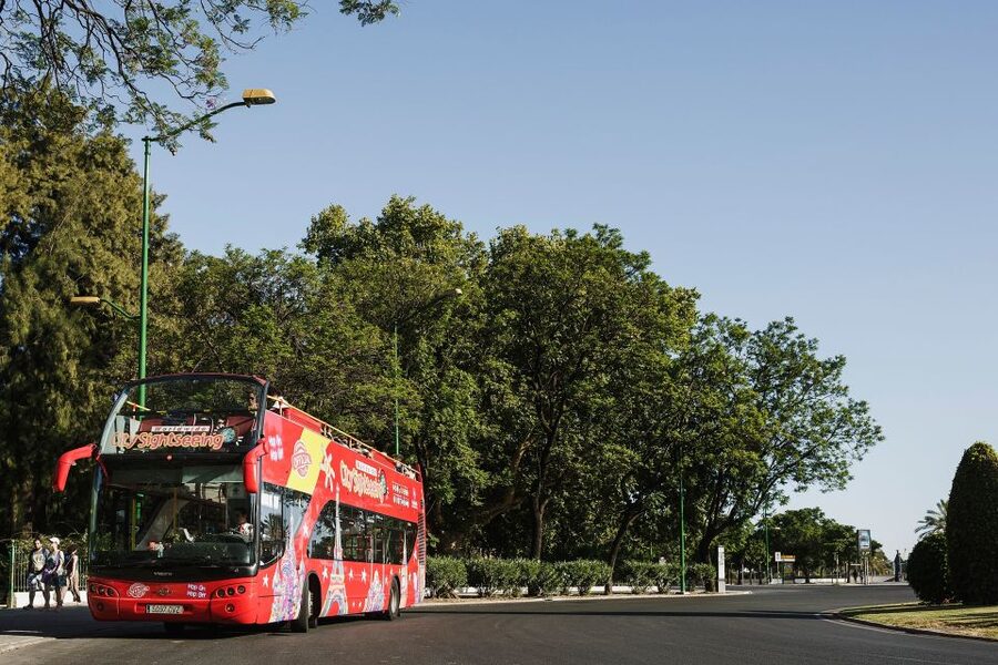 Thessaloniki: City Sightseeing Hop-On Hop-Off Bus Tour - Stop 1 at the White Tower and waterfront