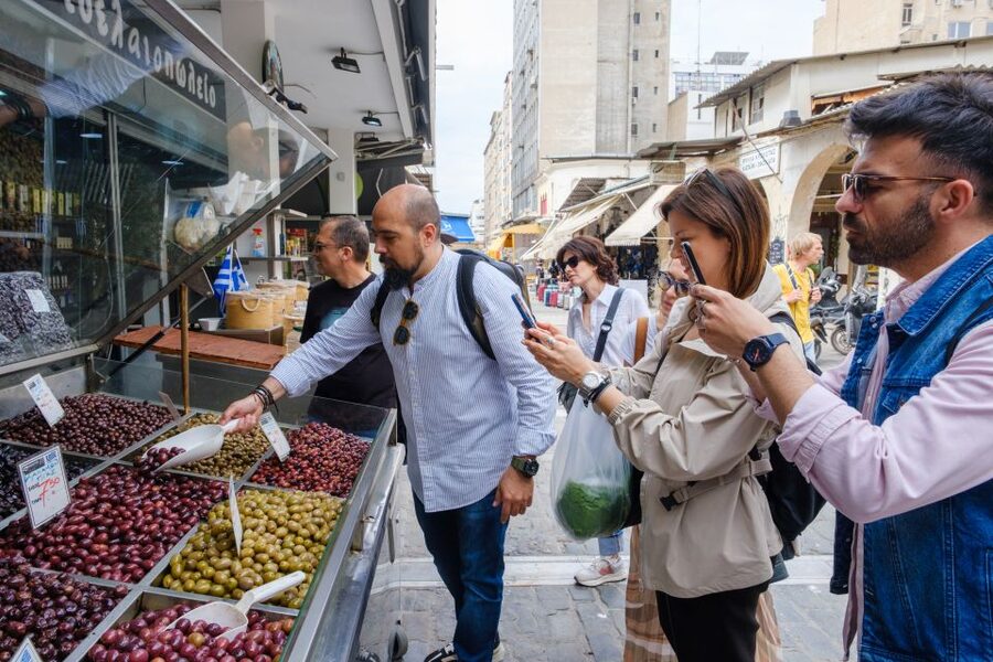Thessaloniki: Food Tastings and Drinks tour with a Chef - The markets show how Thessaloniki eats