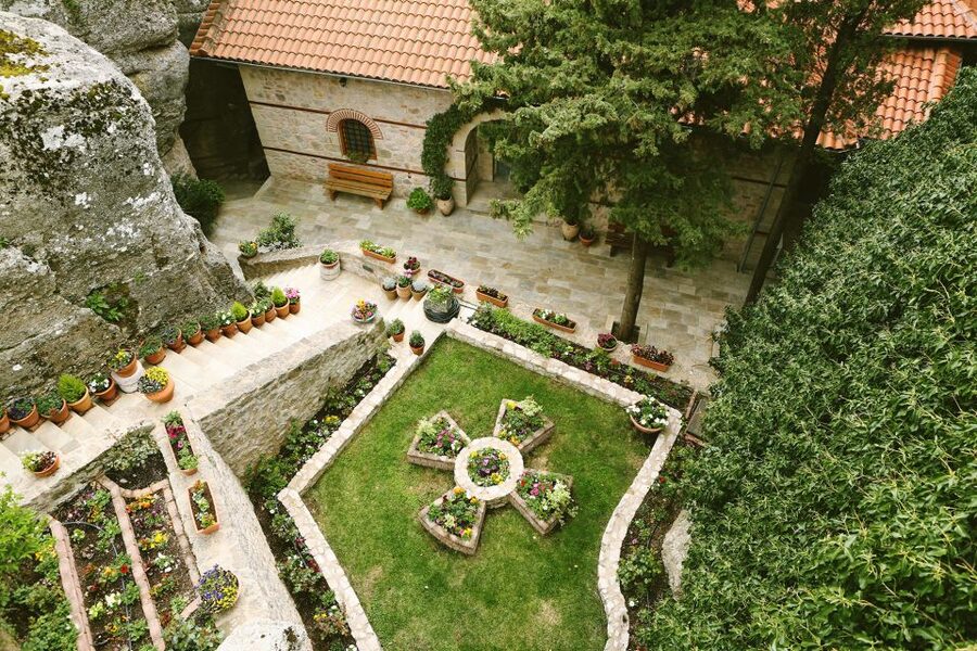 Thessaloniki: Full-Day Bus Trip to Meteora - Inside the monasteries: beauty, rules, and limited time