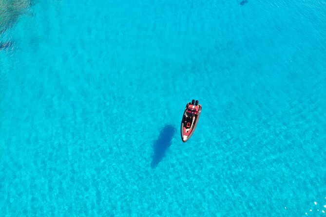 Three Greek Islands Full-Day Private Luxury Boat Tour - Why this eight-hour route works so well