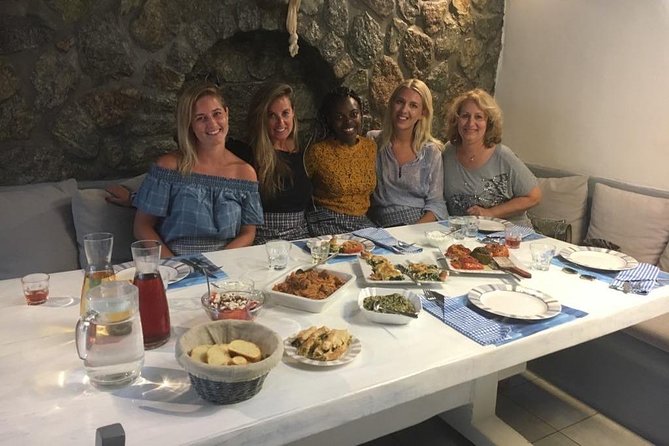 Traditional Lunch or Dinner with Drinks in Mykonos - What arrives on the table