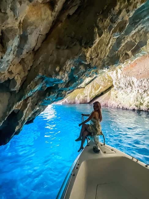 Zakinthos: Shipwreck Beach and Blue Caves Land and Sea Tour - Navagio Viewpoint gives you the famous photograph