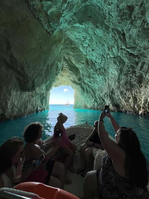 Zakynthos: Laganas Bay, Myzithres & Turtles Speedboat Tour - What the speedboat ride feels like