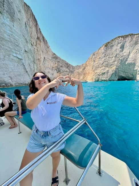 Zakynthos: Private Shipwreck & Blue Caves Tour by Land & Sea - Xigia and Makris Gialos bring the first water stops