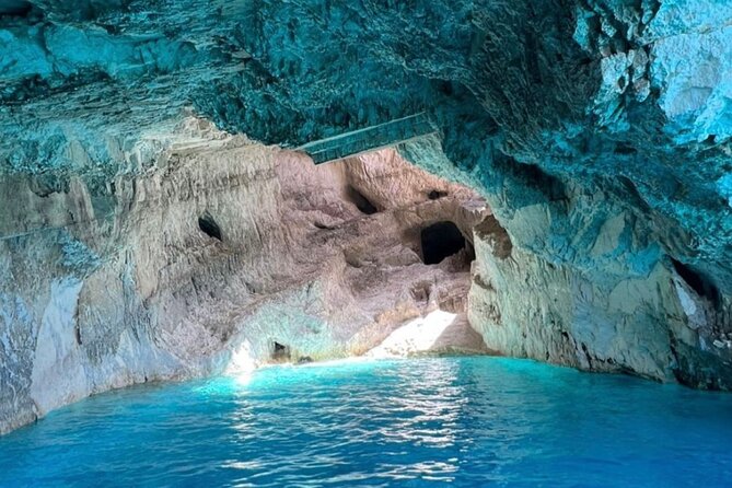 Zakynthos Shipwreck Beach with Blue Caves Land and Sea Tour - Guides, vehicles, and the pace of the day